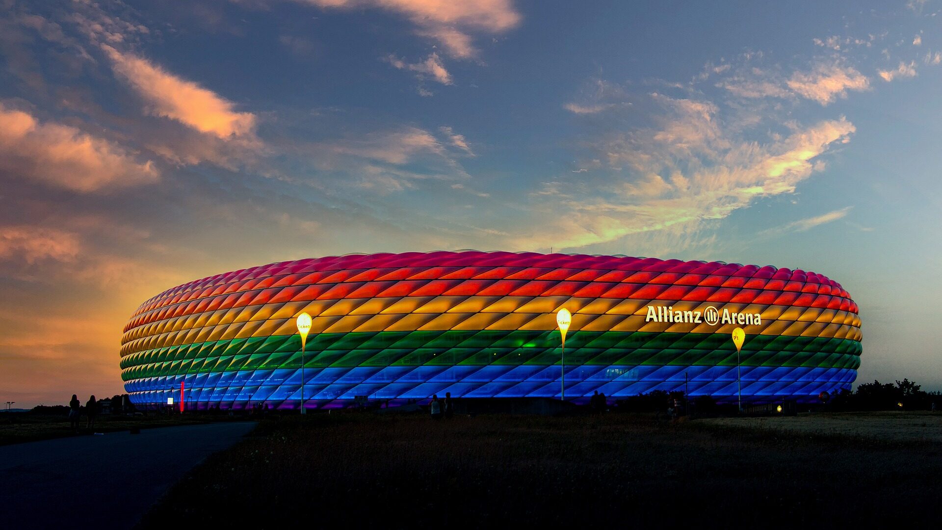 allianz arena münchen bunt