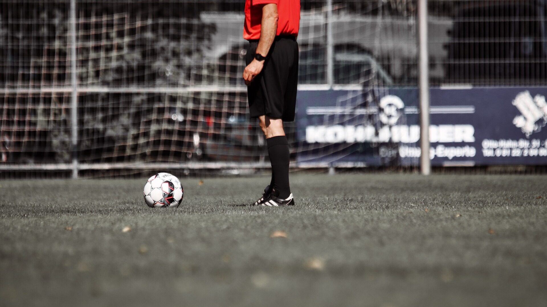 Krasse Fehlentscheidungen im Fußball durch Schiedsrichter 1 fehler schiedsrichter